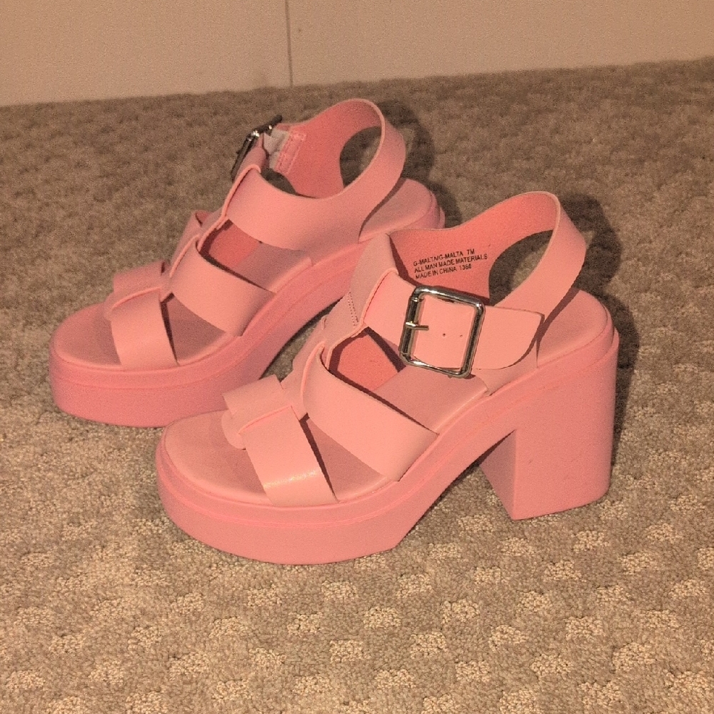 Pink Platform, Buckle, Chunky Heeled Sandals Steve Madden Size 7